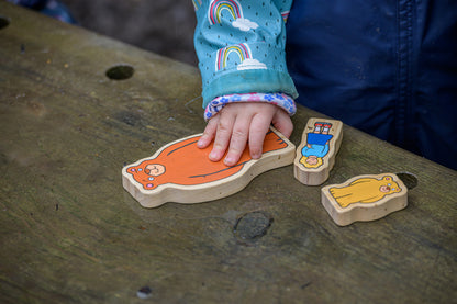 Goldilocks and the three bears characters