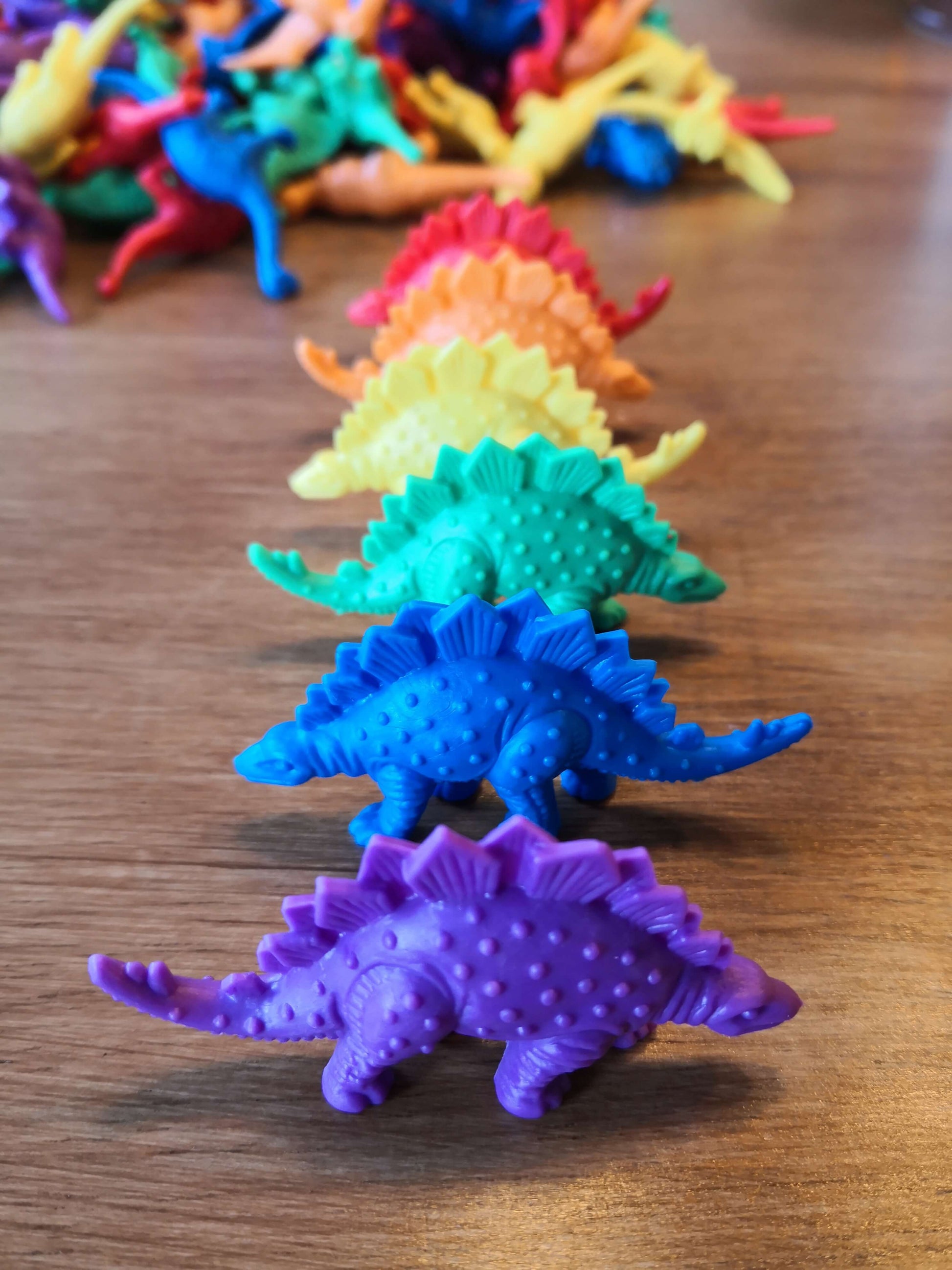Dinosaur counters 128 - count the dinosaurs
