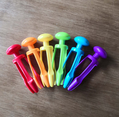 Fine motor skills - Tri-grip tongs